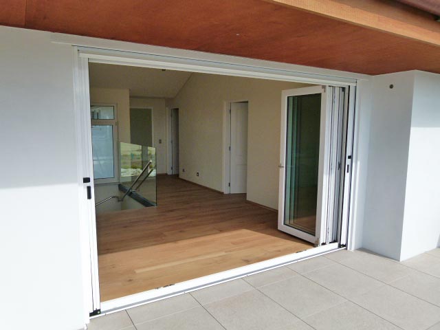 gallery image - bi-folding door